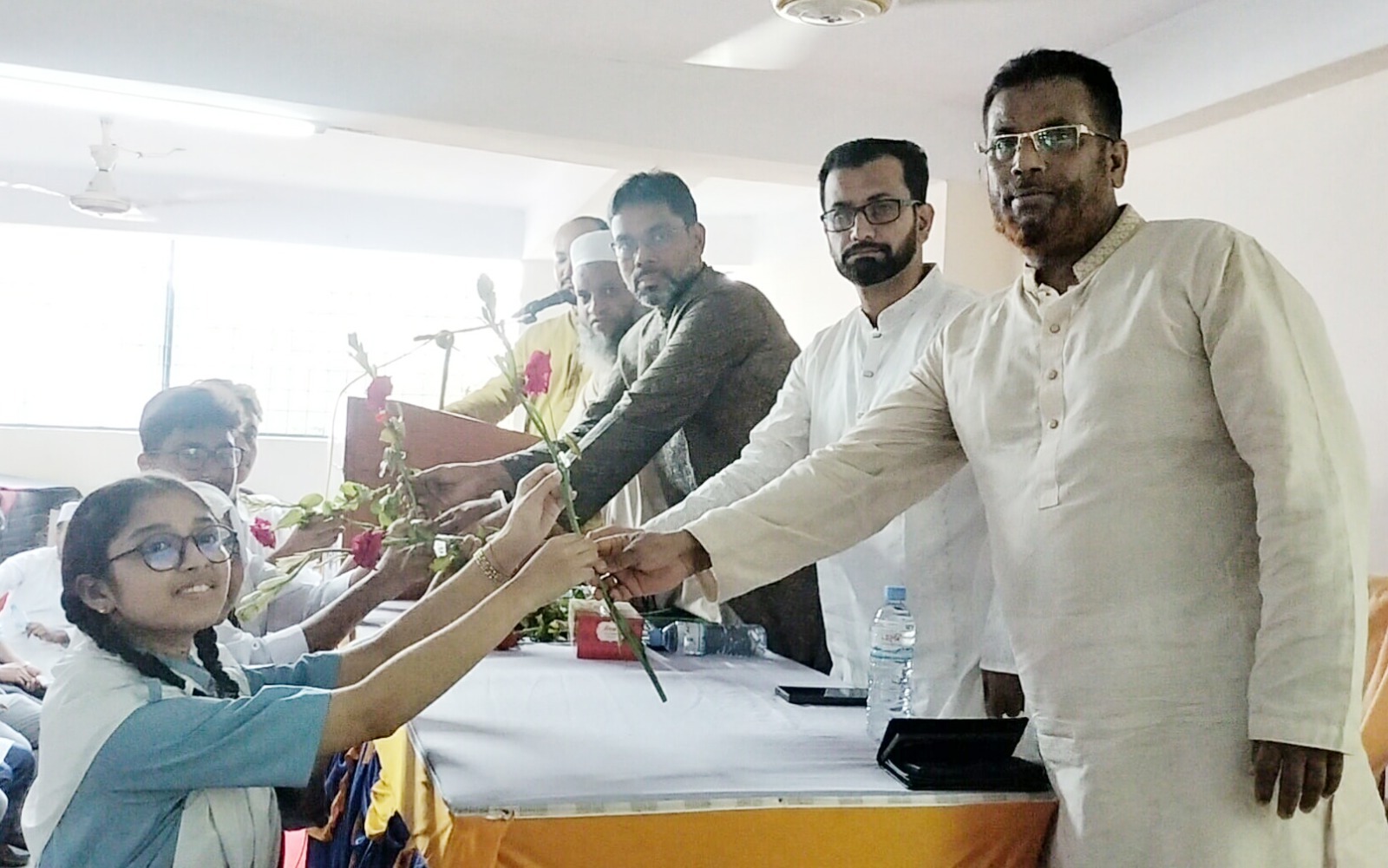 লালমোহনে নবীন শিক্ষার্থীদের বরণ ও আলোচনা সভা