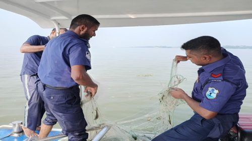 মা ইলিশ অভিযান: নৌ পুলিশের হাতে গ্রেফতার ১,২৭৫